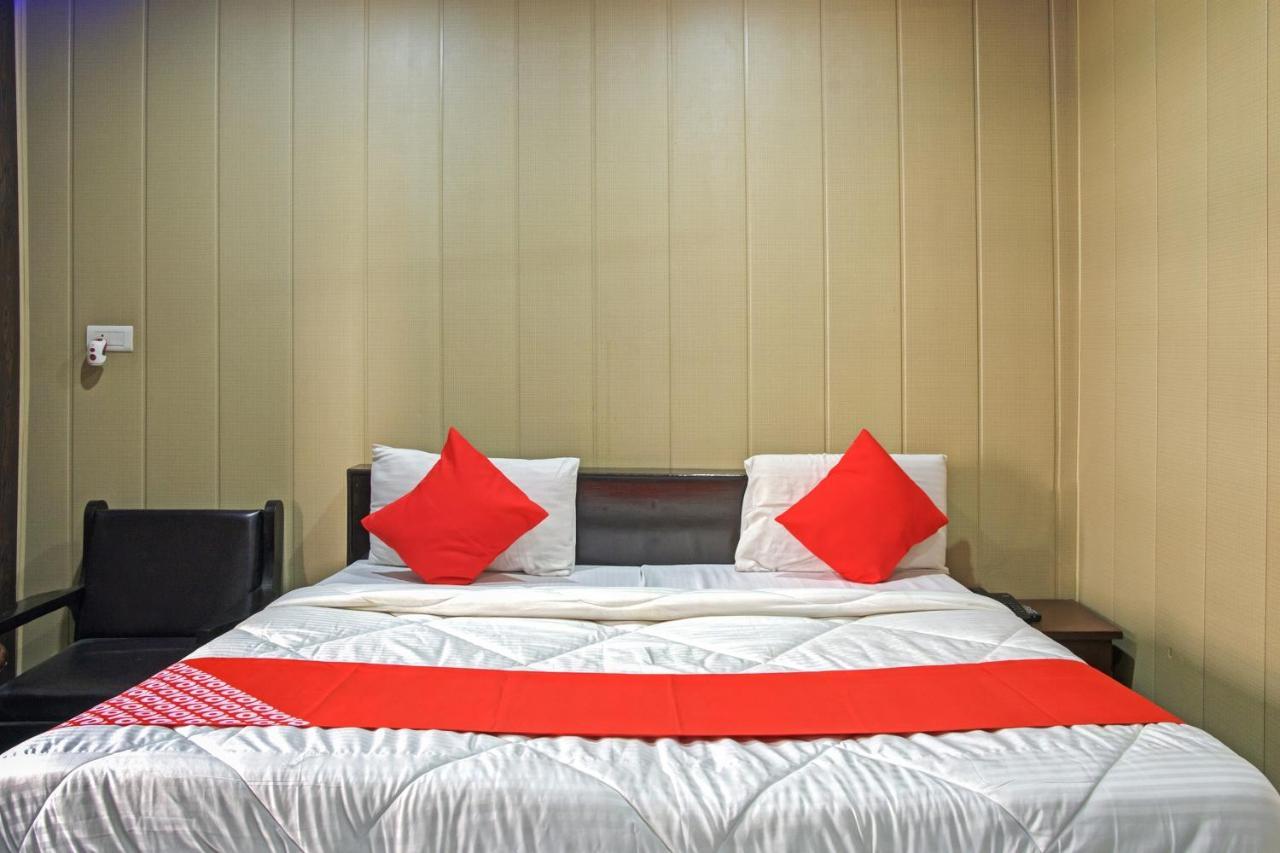 โอโย 62241 สวัสติก การ์เดน Hotel Dhampur ภายนอก รูปภาพ