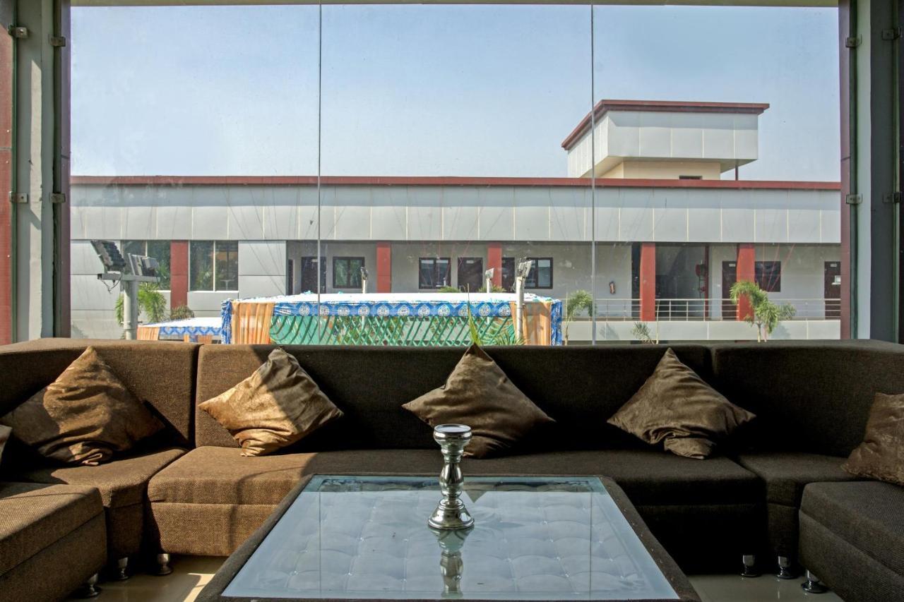 โอโย 62241 สวัสติก การ์เดน Hotel Dhampur ภายนอก รูปภาพ